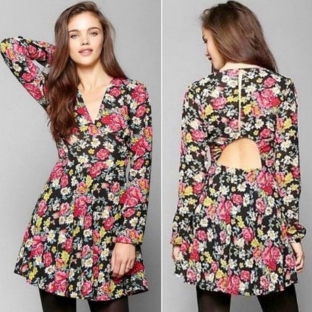 Nom De Plume By Yaya Jade Long-Sleeve Backless Floral Mini Dress